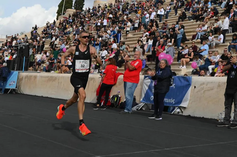 Ο «εισβολέας» των αποστάσεων: Πώς ο Amadeus Clements σε 14 μήνες άλλαξε τα δεδομένα - «Δεν υπάρχει προπονητής που να θέλει περισσότερο από εμένα να γίνω πρωταθλητής με ρεκόρ» - Α΄μέρος runbeat.gr 